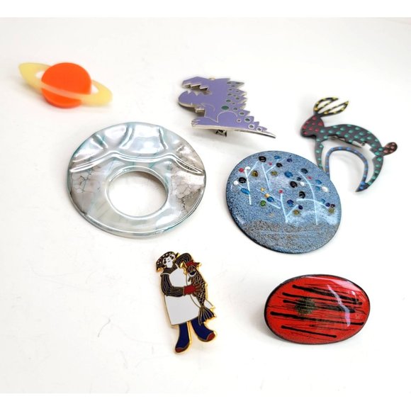 Vintage Seven Pin Brooch Lot Round Rabbit Dinosaur Jupiter Cook 1970s CT525 - Picture 2 of 16